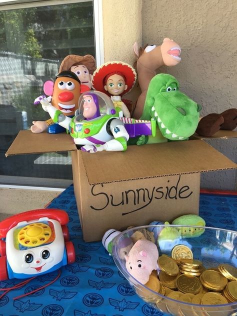 You Story Party Decor, Toy Story Party Dessert Table, Toy Story Party Table Setting, Toy Story Birthday Table Ideas, Toy Story Snack Table, Toy Story Cake Table, Toy Story Candy Table Ideas, Toy Story Table Centerpieces, Toy Story Table Decorations