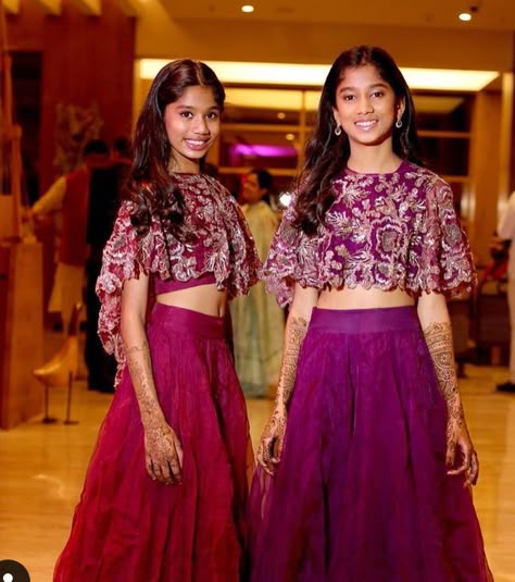 Girls Western Dresses, Long Blouse Designs, Kids Dress Collection, Kids Blouse Designs, Long Gown Design, Kids Blouse, Kids Lehenga, Kids Dress Wear, Kids Dress Patterns