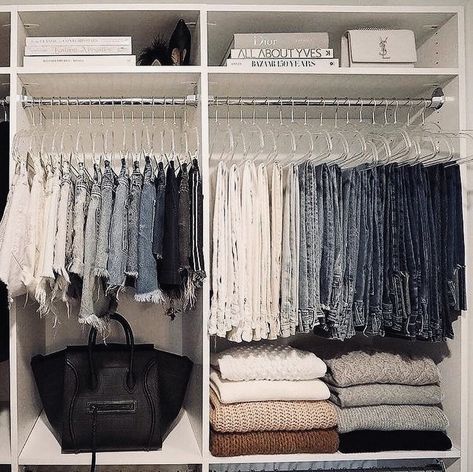 Organized Closet, Room Organization Bedroom, House Organisation, Closet Decor, Home Organisation, Closet Inspiration, Bedroom Wardrobe, Closet Space, Closet Designs