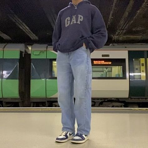 pinterest//@shaizzleee🧚🏽‍♀️ Guys Fits, Mens Trendy Outfits, Street Style Outfits Men, Aesthetic Boys, Mens Outfit Inspiration, Mens Fashion Streetwear, Stylish Mens Outfits, Indie Outfits, Streetwear Men Outfits