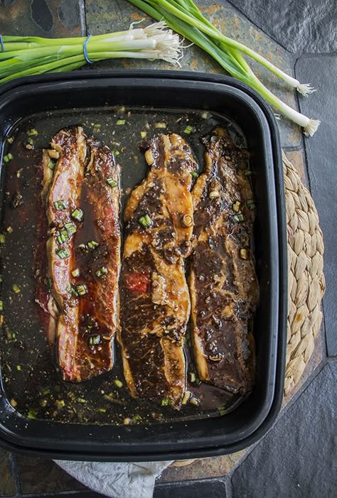 Kalbi-Style Maui Ribs Maui Ribs Recipe, Maui Ribs, Kalbi Marinade, Kalbi Ribs, Ribs Recipe Oven, Rib Sauce, Beef Ribs Recipe, Bowl Of Rice, Hawaiian Dishes