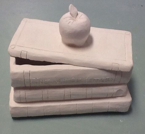 Lilydale High School Ceramics, 2014 Can't wait to see it finished! Memory Box Ceramics, Clay Slab Box Ideas, Slab Box Ceramics Ideas, Slab Box Ideas, Ceramic Book, Amazing Pottery, High School Ceramics, Clay Lesson, Clay Box