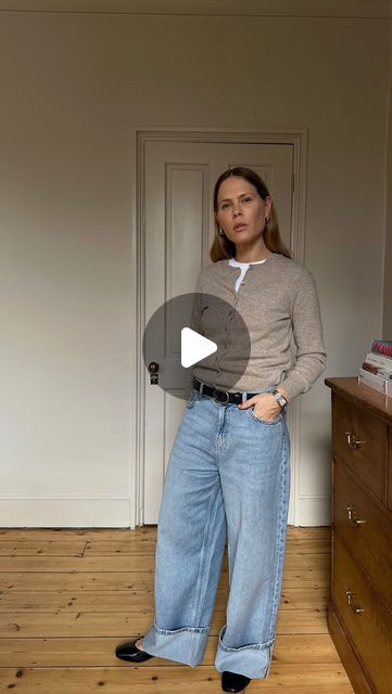 Jessie Bush on Instagram: "A tried and true formula; and for good reason. The perfect @marksandspencer white t, which I’m cursing myself for not buying multiples of, a really very lovely cashmere cardi, and wide-leg jeans, which I decided to cuff rather than hem (price of being 5’3 with short legs) #denimthatgetsyou AD" Cuff Wide Leg Jeans, How To Hem Wide Leg Jeans, How To Cuff Wide Leg Jeans, Wide Cuff Jeans Outfit, White Wide Leg Jeans Outfit, Cuffed Jeans Outfit, Wide Cuff Jeans, Outfits Frühling, Jessie Bush