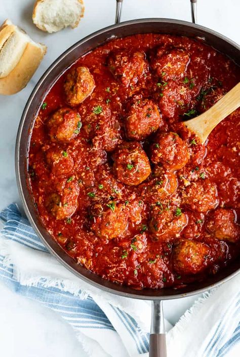 This Italian Meatball Recipe from Bobby Flay is easy to make ahead of time on the stove top and reheat in the Crock Pot, and it makes a great freezer meal! #meatballs #Italian #BobbyFlay #GroundBeef #Freezermeal #CrockPot #MarinaraSauce Bobby Flay Meatballs, Food Recipes Italian, Meatballs Italian, Cozy Cook, Italian Meatball, Italian Meatballs Recipe, Marinara Sauce Recipe, Meatball Recipes Easy, Meatball Recipe