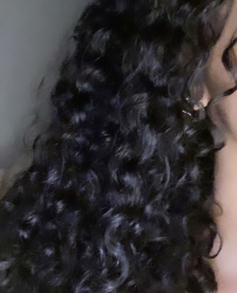 Long Black Curly Hair Aesthetic Faceless, Curly Mexican Hair, Black 2c Hair, Jet Black Hair Curly, Dark Curly Hair Aesthetic, Black Curly Hair Aesthetic, Curly Hair Aesthetic Faceless, Long Black Curly Hair, Curly Hair Pfp