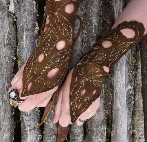 Armour Fantasy, Wrist Gloves, Vine Pattern, Felt Fairy, Elf Costume, Fairy Clothes, Fairy Fashion, Fantasy Costumes, Autumn Leaf