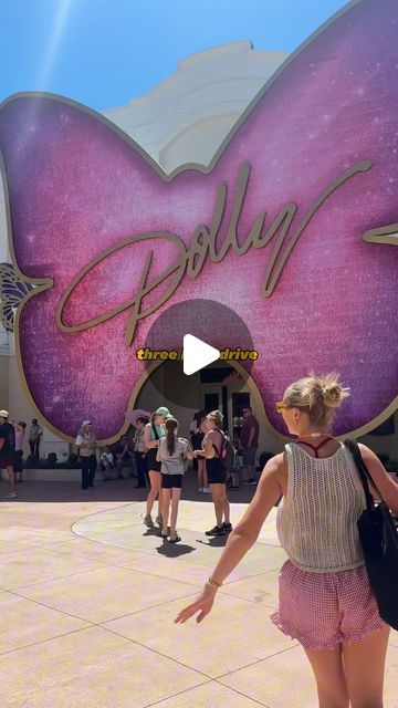 Lucy Georgia on Instagram: "Come to DOLLYWOOD WITH ME😆😆😆⭐️ !!!

Obviously had to make a 7 hour round trip to honour queen Dolly and visit her theme park, 10/10 so worth it would HIGHLY recommend if you’re ever in Nashville hahahaha 

#travel #vlog" Dollywood Park Outfit, Dollywood Park, Brighton Townhouse, Travel Vlog, Round Trip, Worth It, Theme Park, Brighton, Nashville