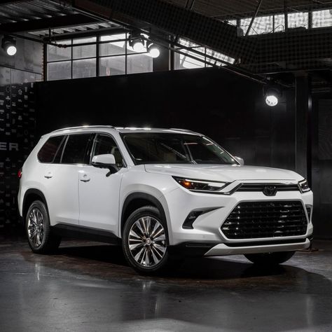 2024 Toyota Grand Highlander, Toyota Grand Highlander 2024, Grand Highlander 2024, Toyota Hylander, Toyota Highlander 2023, Mom Cars, Toyota Grand Highlander, Highlander Toyota, Toyota Highlander Xle