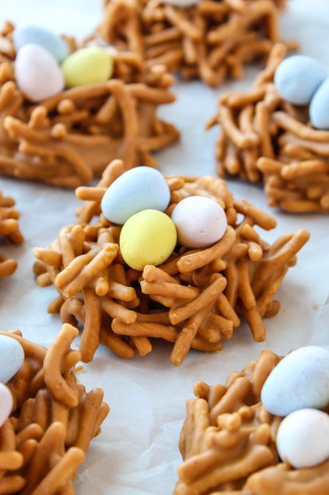 Easter Egg Peanut Butter Haystacks, Butterscotch Haystacks, Birds Nest Cookies, Haystack Cookies, Haystacks Recipe, Novice Chef, Candy Egg, Almond Joy, Butterscotch Chips