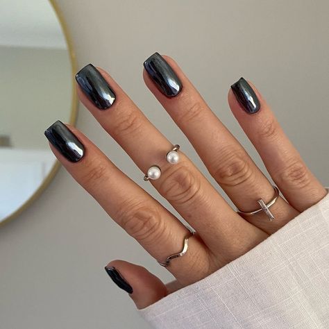 Iridescent Nails Dark, Dark Color Nails Design Ideas, Black Nails Inspo Square, Black Nails With Pink Chrome, Black Chrome Nails Short, Black Chrome Nails Square, Glazed Black Nails, Dark Metallic Nails, Square Nails Minimalist