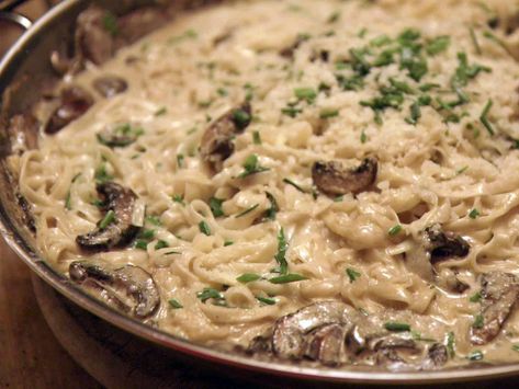 Fettuccine with White Truffle Butter and Mushrooms recipe from Ina Garten via Food Network Pasta With Mushrooms, Mushrooms Recipes, Barefoot Contessa Recipes, Food Savory, Truffle Cream, Sautéed Mushrooms, Pasta Meals, Ina Garten Recipes, Italian Favorites