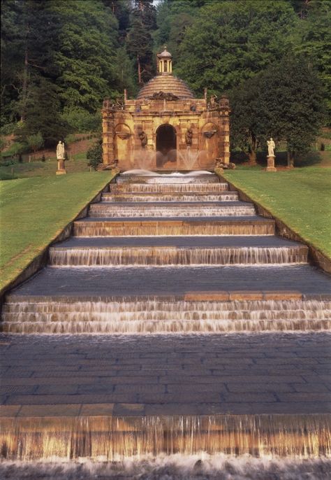 The Cascade and Cascade House, Chatsworth.  Building  of the Cascade House was carried out by Samuel Watson and Henri Nadauld a French Huguenot refugee Cascade House, Uk Houses, Duke Of Devonshire, English Houses, English Summer, Chatsworth House, Sensory Garden, Peak District, England And Scotland