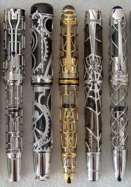 Weird, expensive pens. I love, love, love these pens.  They are so out of this world beautiful.  Now how can I afford just one? Steampunk Fountain, Sonic Design, Stylo Art, Expensive Pens, Steampunk Gadgets, Sonic Screwdriver, Luxury Pens, Montblanc Pen, Beautiful Pen