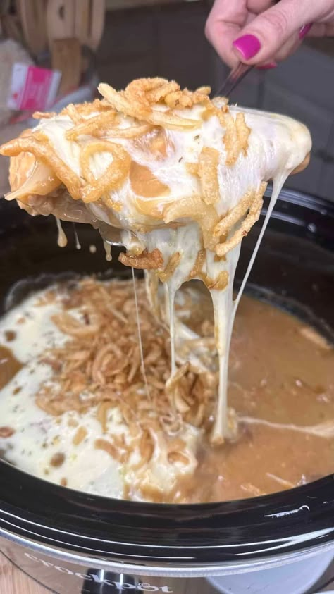 Do you love Crockpot French Onion Chicken? Do you love chicken? I am sure, you are in the right spot for this easy & delicious family meal. Crockpot French Onion Chicken, Tomato Tortellini Soup, Chicken Pot Pie Soup, French Onion Chicken, Pot Pie Soup, Delicious Family Meals, Onion Chicken, Onion Soup Mix, French Onion Soup