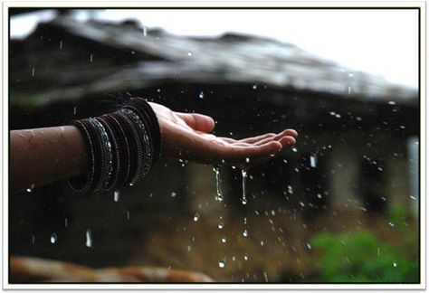 Dpz Gajra Bangles, Rain Pic, Fall Leaves Pictures, Leaves Pictures, M Images, Moody Background, Robert Hunter, Raining Day, Rain Love