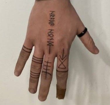 Atreus Hand Tattoo, Atreus Tattoos, Viking Hand Tattoo, Henna For Boys, Rune Tattoo, Finger Hands, Viking Symbols, Hand Tattoos For Guys, Kit Kat