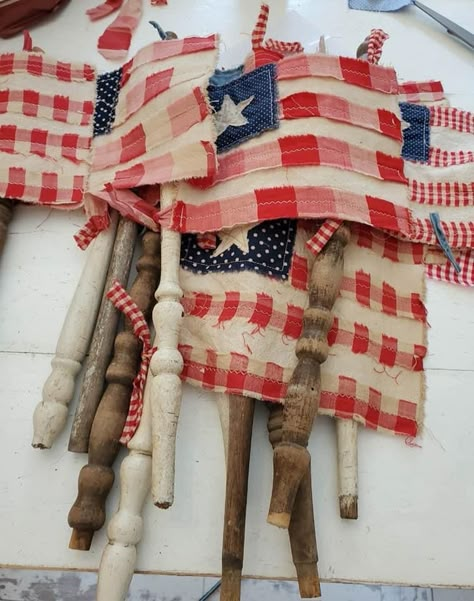 Spindle Crafts, Americana Crafts, 4th July Crafts, 4th Of July Crafts, Fourth Of July Decor, July Fourth, Patriotic Crafts, July Ideas, Americana Decor