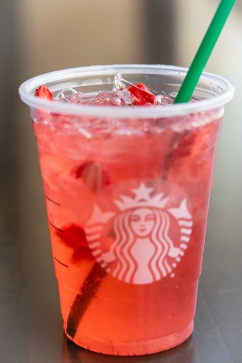 Starbucks Strawberry Acai Refresher Copycat - Coffee Levels Starbucks Strawberry Lemonade Refresher, Starbucks Drinks Refreshers, Starbucks Strawberry Refresher, Starbucks Strawberry Acai, Acai Drink, Lemonade Refresher, Strawberry Refresher, Starbucks Strawberry Acai Refresher, Best Starbucks Drinks