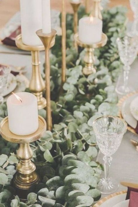 Emerald Green And Gold Wedding, Wedding Rustic Decor, Green And Gold Wedding, Gold Winter Wedding, Emerald Green And Gold, Marriage Day, Inexpensive Wedding, Winter Wedding Inspiration, Wedding Rustic