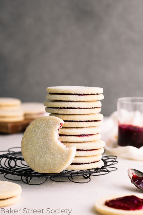 Raspberry Sandwich Cookies, Raspberry Sandwich, Christmas Sandwiches, Almond Sugar Cookies, Cookie Sandwich Recipes, Raspberry Cookies, Raspberry Almond, Sandwich Fillings, Raspberry Filling