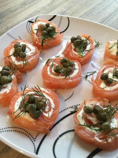 Looking for an elegant yet effortless dish to impress your guests or elevate your brunch game? Say hello to our Smoked Salmon with Dill Cream Cheese and Capers recipe! Bursting with flavor and boasting a delightful combination of textures, this dish is perfect for brunch gatherings, special occasions, or whenever you’re craving a luxurious treat. … Capers Appetizer, Cream Cheese Keto Recipes, Keto Smoked Salmon, Dill Cream Cheese, Salmon With Dill, Salmon And Cream Cheese, Capers Recipe, Low Carb Appetizers, Low Carb Sides