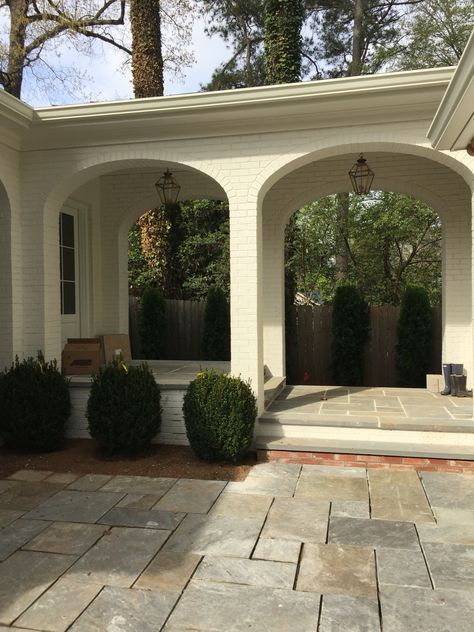 Elliptical Brick arches, breezeway, painted brick. Simple Pergola, Garage Addition, Outdoor Walkway, Covered Walkway, Bluestone Patio, Brick Arch, Porte Cochere, Farmhouse Ideas, Painted Brick