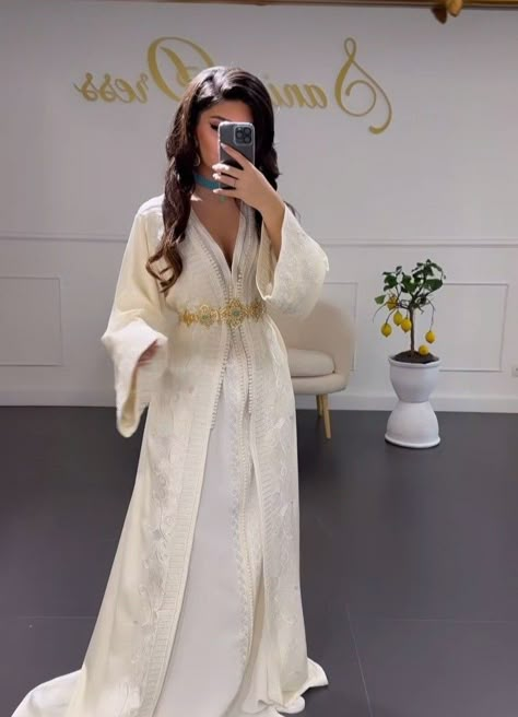 White Moroccan Kaftan, White Moroccan Wedding Dress, Morocco Dresses, Moroccan Wedding Dress, White Caftan, Moroccan Dresses, Kaftan Wedding, Muslim Outfit, Moroccan Bride