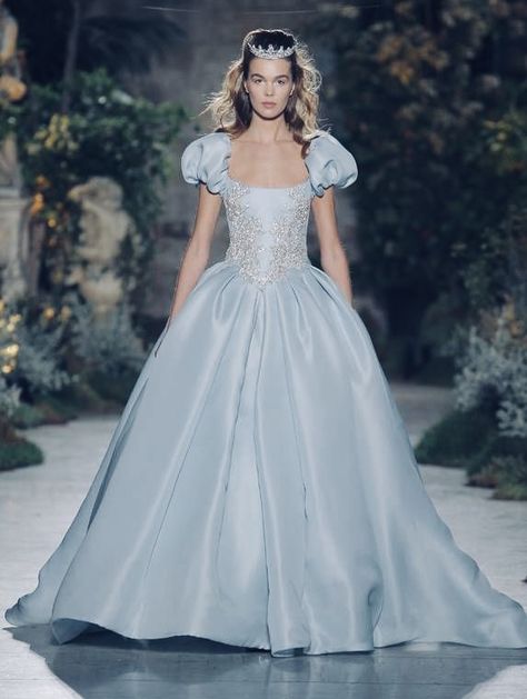 Royal Clothes, Fairytale Gown, Old Dresses, Princess Aesthetic, Bride Wedding, Fancy Dresses, Princess Dress, Sleeveless Wedding Dress, Aesthetic Clothes