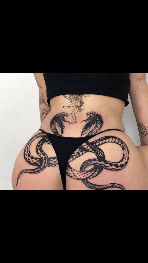 Bum Tattoo, Pretty Tattoos For Women, Tattoo Life, Snake Tattoo, Dope Tattoos, Tattoo Design Drawings, Piercing Tattoo, Creative Tattoos, Pretty Tattoos