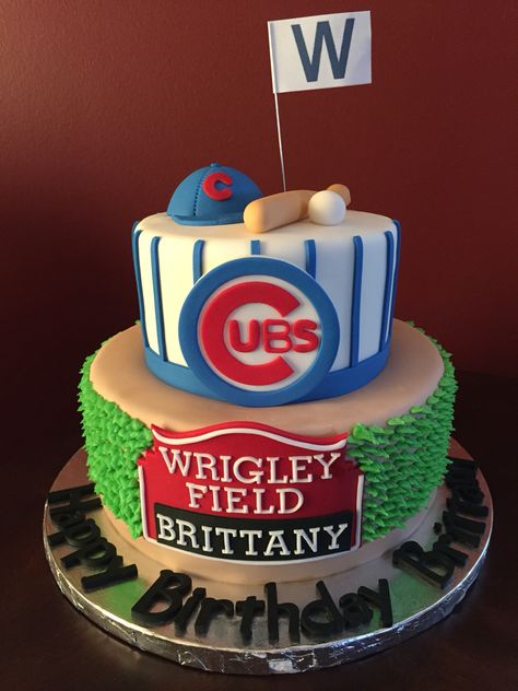 Chicago Cubs Birthday Cake Chicago Cubs Cake, Chicago Bears Cake, Chicago Cubs Birthday, Cubs Birthday Party, Cubs Cake, Birthday Cake Boys, Baseball Birthday Cakes, Rock Birthday, Sports Cakes