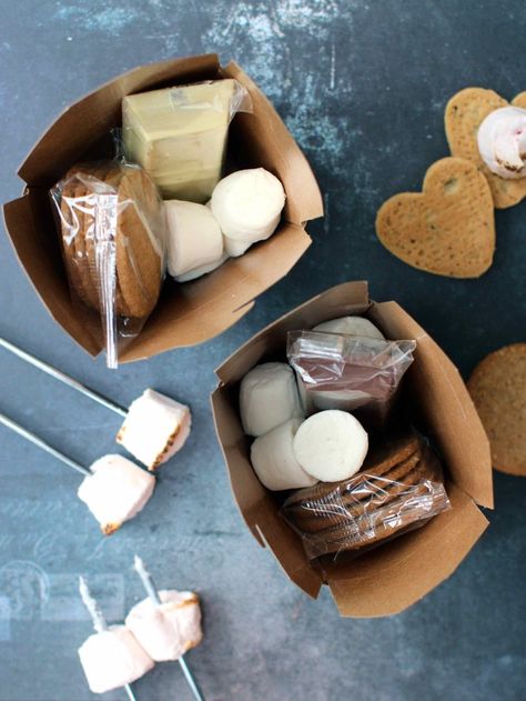 DIY luxe S’more kits for gifting! Winter Event Ideas, Smores Ideas, Smores Party, Smores Kits, Movie Night Snacks, Sale Ideas, Gift Presentation, Birthday Desserts, Winter Event