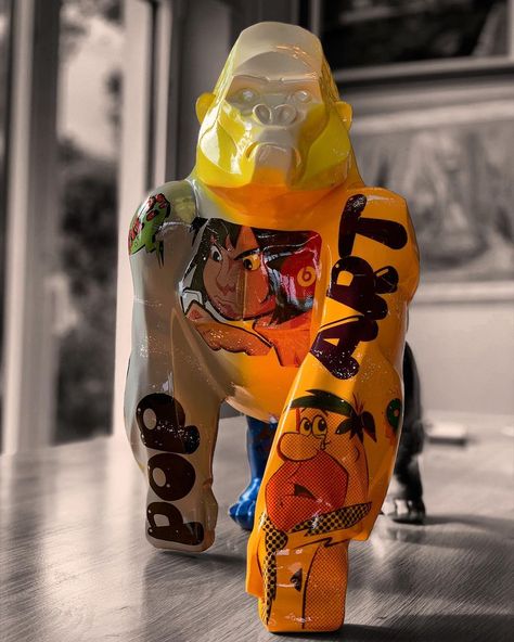 Pop Art Statue, Vinyl Art Toys, Art Statue, Tree Carving, Cat Statue, Big Cat, Vinyl Art, Big Cats, Art Toy