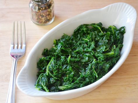 Learn how to remove the bitterness from this hearty veggie with these easy how to boil kale instructions from Genius Kitchen. Steamed Greens, Cheesy Kale Chips, Braised Kale, Kale Chip Recipes, How To Cook Kale, Kale Recipes, Sauteed Spinach, Plant Strong, Gf Recipes