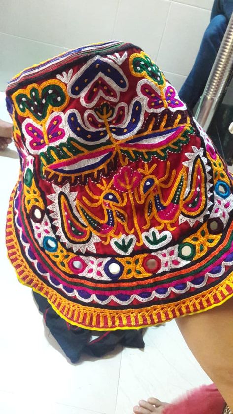 Bell Tattoo, Bavariya Work, Garba Chaniya Choli, Kutchi Embroidery, Navratri Outfits, Kutchi Work, Sleeveless Blouse Designs, Jewellery Bangles, Navratri Collection