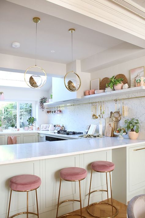 Solid Surface Countertops Kitchen, Glam Kitchen, Empty Candle, Gold Kitchen, Pink Kitchen, Stylish Kitchen, Green Kitchen, Kitchen Colors, Kitchen Countertops