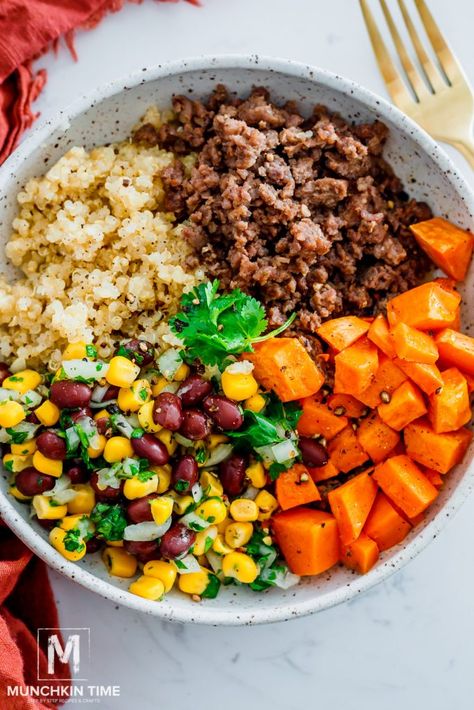 Quinoa Sweet Potato Bowl, Sweet Potato Quinoa Bowl, Potato Bowl Recipe, Quinoa Bowls Healthy, Sweet Potato Bowl, Sweet Potato Quinoa, Potato Bowl, Quinoa Recipes Healthy, Sweet Potato Bowls