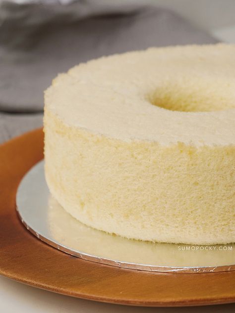 Lemon Chiffon Cake Recipe, Chiffon Cake Recipe, Chiffon Pie, Lemon Chiffon Cake, Asian Cake, Coconut Cake Recipe, Delicious Clean Eating, Coconut Milk Recipes, Lemon Chiffon