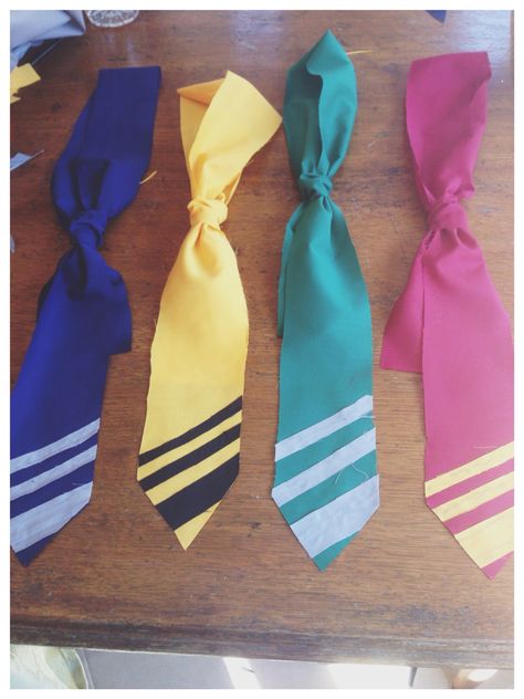 Hogwarts House Ties Hogwarts Birthday, Party Harry Potter, Tie Dye Outfits, Hogwarts Houses, 1st Year, Harry Potter Party, Birthday Bash, Hogwarts, Harry Potter