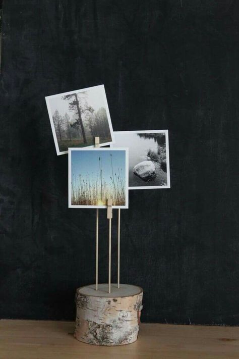 Rustic 4x4 photo display! Instagram prints for the win! Photo Holder Diy, Crafts Simple, Tafel Decor, Smart Tiles, Picture Holders, Diy Holz, Small Apartment Decorating, Photo Holder, Interior Design Diy