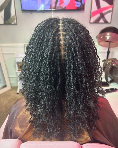 Just a gurl & her interlocs 💕 Step 1: Consultation Step 2: Deposit Step 3: Your Journey Begins https://krownedbylisha.as.me/ Location - NE Columbia, SC #ColumbiaLocs #Selfcare #Tinylocs #SmallLocs #Loclife #sisterlocks #MicroLocs #twostrandtwists #interlocs #braidlocs #twistlocs #fyp #Starterlocs #microlocinstall #locconsultation #curlylocs #foryou #fypviral #trending #microlocsjourney #locmaintenance #sclocs #galocs #atllocs #texaslocs #nclocs #columbialoctician Braidlocs Extensions, Sister Locs With Extension, Braidlocs Journey, Microlocs Starter, Microloc Extensions, Micro Locks, Braid Locs, Micro Braids Styles, Traditional Locs