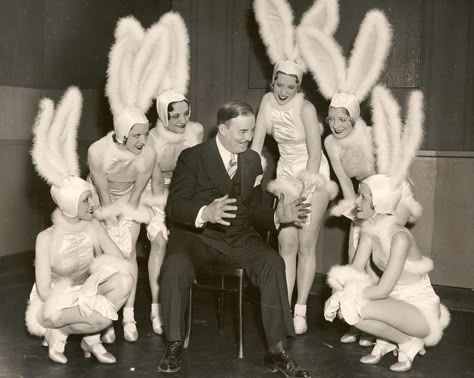 bunnys Magician Rabbit, Easter Family Pictures, Rabbit Costume, Hunny Bunny, Bunny Costume, Easter Photos, Pin Ups, Vintage Bunny, Funny Bunnies