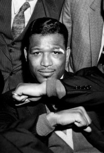 "To be a champ, you have to believe in yourself when nobody else will.' ~Sugar Ray Robinson Boxing Photography, Boxing Legends, Sugar Ray Robinson, Joe Louis, Title Boxing, Boxing History, Sports Poster, Follow The Leader, Black Actors