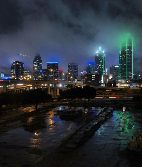 Dallas Tx Skyline, Dallas Texas Skyline, Dallas City, Dallas Skyline, Movie Locations, Hypebeast Wallpaper, City Sky, Downtown Dallas, Night Pictures