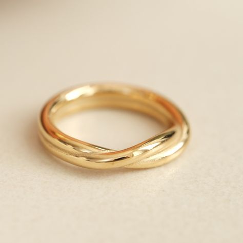 "Join the Golden Circle: The Ultimate Social Network for Stylish Ring Lovers!" Twisted Gold Ring, Plain Gold Ring, Twisted Ring, Pvd Coating, Gold Rings Simple, Instagram Jewelry, Simple Ring, Etsy Gold Ring, Ring Simple