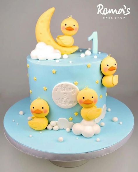 Rubber Duck 1st Birthday Cake, Cake With Duck Design, Duck Theme Birthday Cake, Ducky Birthday Cake, Duck Themed 1st Birthday Cake, Ducks Birthday Party Theme, Duckie Birthday Party, Duck Theme Birthday Party Decoration, Duck Birthday Theme Decoration