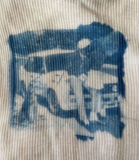 Cyanotype Tank Top, Cyanotype Shirt Diy, Cyanotype On Clothing, Sunprinting Tshirt, Sunprint Shirt, Cynotype Clothes, Cyanotype Tshirt, Cyanotype Shirts, Cyanotype Shirt