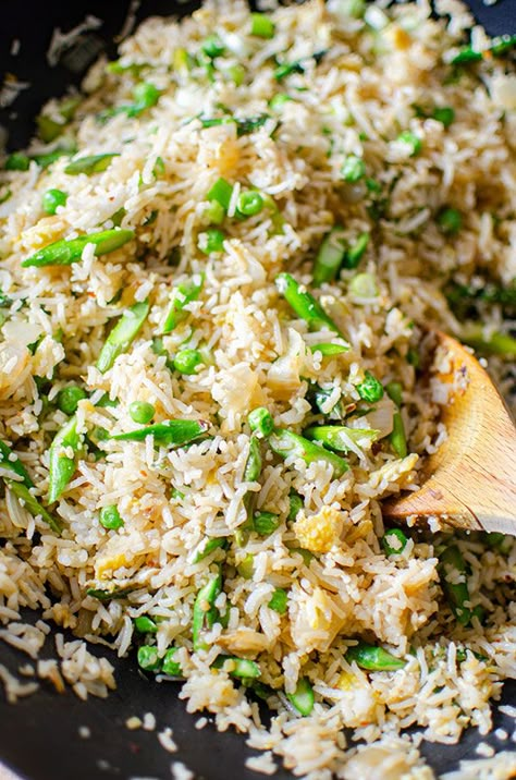 Rice And Asparagus Recipe, Soy Sauce Recipe, Asparagus And Peas, Breakfast Fried Rice, Fried Rice With Egg, Making Fried Rice, Spring Dishes, Asparagus Fries, Rice Side Dishes