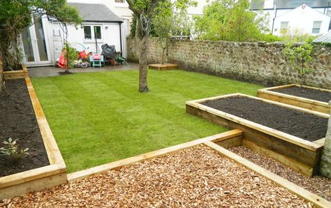 Small Child Friendly Garden, Bark Play Area In Garden, Bark Garden Ideas, Bark Chippings Garden, Garden Bark, Backyard Kitchens, Garden Styling, Child Friendly Garden, Chapel Conversion