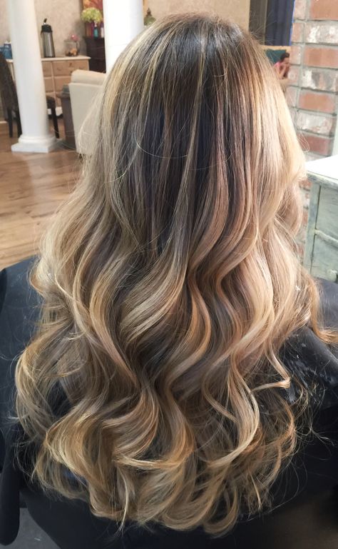 Blonde balayage! Honey Blonde Highlights Dark Roots, Blonde Baliage Hair Brunettes, Blonde Balayage To The Root, Brown Beliage Hair, Black To Blonde Highlights, Golden Blonde Hair With Dark Roots Balayage, Blonde And Brunette Balayage, Carmel Hair With Blonde, Full Blonde Balayage On Brown Hair