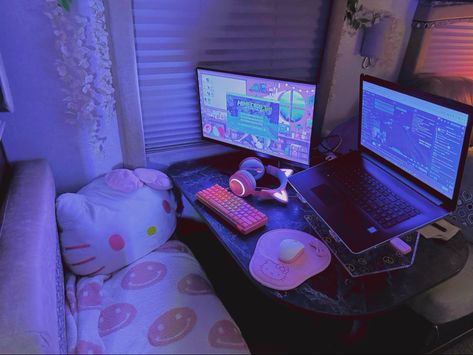 Hello kitty pink gamer girl Gamer Girl Aesthetic, Personas Design, Hello Kitty Games, Pink Games, Gamer Room Decor, Youtube Gamer, Hello Kitty Pink, Japanese Games, Gamer Room